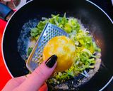 Lazac, póréhagymás szószban recept fázis 3 fotója