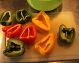 Foto del paso 1 de la receta: Pimientos re-llenos y tomates ajeados