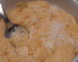 Foto del paso 3 de la receta: Polenta cremosa con salsa de salchicha criolla