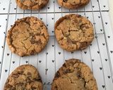 A picture of step 7 of Subway chewy chocolate chip cookies.