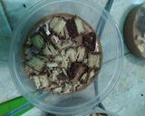 Foto langkah ke 6 dari resep Crunchy Chocolate Mousse.