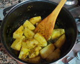 Foto del paso 23 de la receta: Pollo asado a la imperial con patatas asadas, huevos y olivas