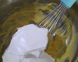 Foto langkah ke 4 dari resep Coffe Marble Chiffon Cake.