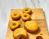Hình bước làm 4 của món Donut nhúng caramel