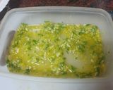 Foto del paso 1 de la receta: Merluza adobada y rebozada con papas cocidas