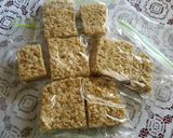 A picture of step 3 of Maple Granola Rice Krispy Treats.