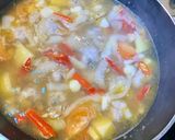 Gambar langkah 6 resipi Easy Fishball Soup Noodles.