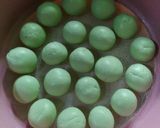 Foto langkah ke 4 dari resep Klepon (No ribet No kapur sirih).