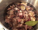 Foto del paso 3 de la receta: Garbanzos guisados con oreja y morro