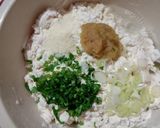 Foto langkah ke 3 dari resep Stik bawang gurih tanpa telur.