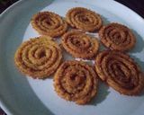 झटपट चकली (chakali recipe in marathi) रेसिपी स्टेप 3 फोटो 