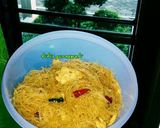Foto langkah ke 6 dari resep Bihun goreng bumbu iris.