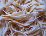 صورة لخطوة 1 من وصفة الفريدو فيتوتشيني المكرونة الايطالية بالصلصة البيضاء والدجاج 🍝