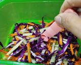 Foto langkah ke 6 dari resep Chicken Banh Mi (Vietnamese Chicken Sandwich).