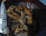 Foto langkah ke 2 dari resep Ikan kering tumis asam.