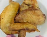 Hình bước làm 2 của món Bí quyết làm gà chiên da giòn