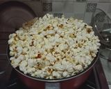 Foto langkah ke 3 dari resep Popcorn - Salted Butter.