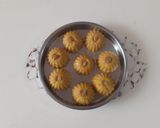 A picture of step 3 of Besan laddu.