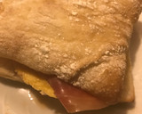Foto del paso 4 de la receta: Un "por dos" en tres minutos.Chapatita de cristal con jamón y tortilla francesa