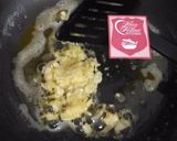 Foto langkah ke 5 dari resep Schnitzel Mushroom Sauce.