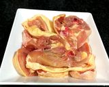 Foto del paso 1 de la receta Trozos de pollo de corral con castañas en salsa al vino blanco