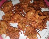 A picture of step 3 of Bhajiya kanda bhaji.