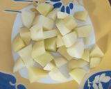 A picture of step 1 of Aloo matar sabji.