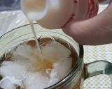 Foto langkah ke 4 dari resep 69. Es Teh Yakult.