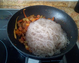 Foto del paso 9 de la receta: Fideos de patata con verduras al wok