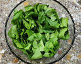 Foto del paso 1 de la receta: 🌱🥗 Ensalada de espinaca, tomate cherry, queso y nuez 🥗🌱