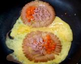 รูปขั้นตอนการทำที่ 4 ของ ขนมปังไส้กรอกไข่เจียวแฮมไก่
