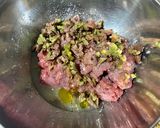 Foto del passaggio 3 della ricetta Tartare di chianina alle olive con salsa al gorgonzola e tartufo