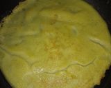 Foto del paso 3 de la receta: 🍓Tipo crepe de huevo con frutillas o banana.🍌