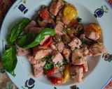 Foto del passaggio 4 della ricetta Bocconcini di tonno alla mediterranea