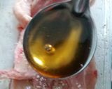 Hình bước làm 1 của món Gà chiên mắm tỏi