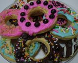 Foto langkah ke 7 dari resep Cemilan Donat Mini Cookies Variasi.