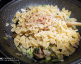 Foto del paso 3 de la receta: Farfalle con Verduras y Langostinos al Curry - One pot Pasta -
