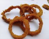 A picture of step 4 of Onion Crispy Rings.
