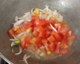 नूडल्स विथ ऑनियन एंड टमाटर (noodles with onion and tamatar recipe in Hindi) रेसिपी चरण 3 फोटो