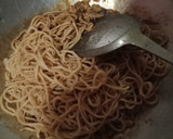 Foto langkah ke 2 dari resep Bekal Anak "Mie Telur Jawa".