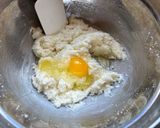 A picture of step 4 of Banana Lemon Cake.