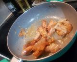 A picture of step 2 of Tom Yum Kung (Thai Hot and Sour Shrimp Soup).