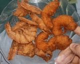 Foto langkah ke 5 dari resep Cangkang / Kulit Udang Crispy.