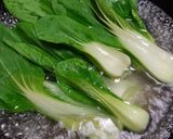 Gambar langkah 1 resipi Pak Choy Ayam.