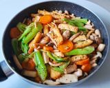 Hình bước làm 3 của món MÌ xào giòn chay
