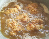 Foto langkah ke 5 dari resep Ayam goreng tepung.