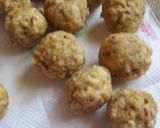 A picture of step 4 of Dussehra Special poha besan pakodas.