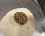 A picture of step 3 of Mini peanut puri.