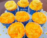 Hình bước làm 6 của món Bánh cupcake sốt kem phô mai trứng muối chà bông