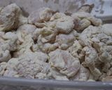 Foto langkah ke 3 dari resep Chicken Popcorn / Ayam Popcorn #seninsemangat.